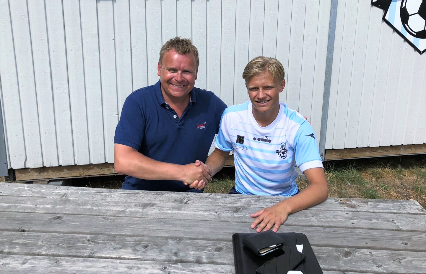 Carl Lange skriver kontrakt med FC Helsingør