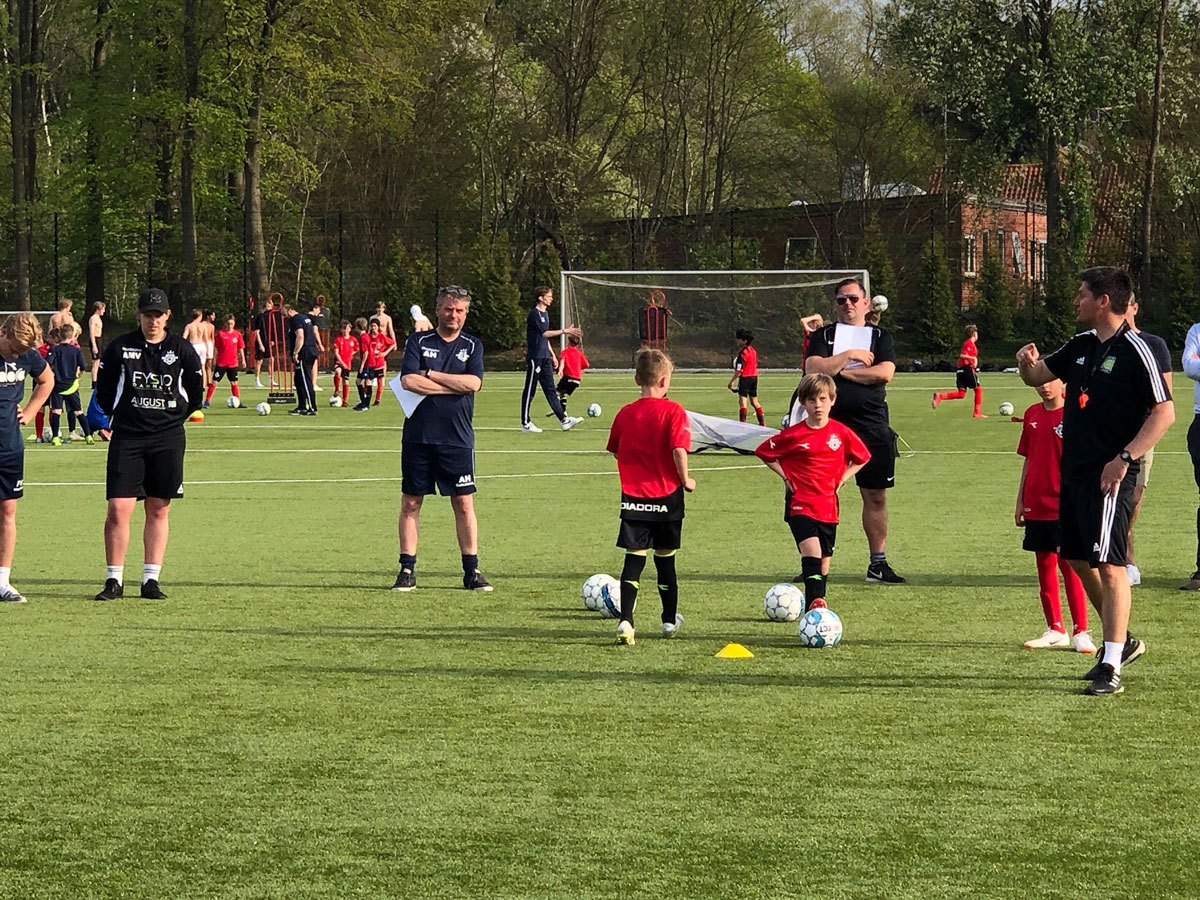 Coerver Coaching og FC Helsingør afholder kurser i børnetræning.