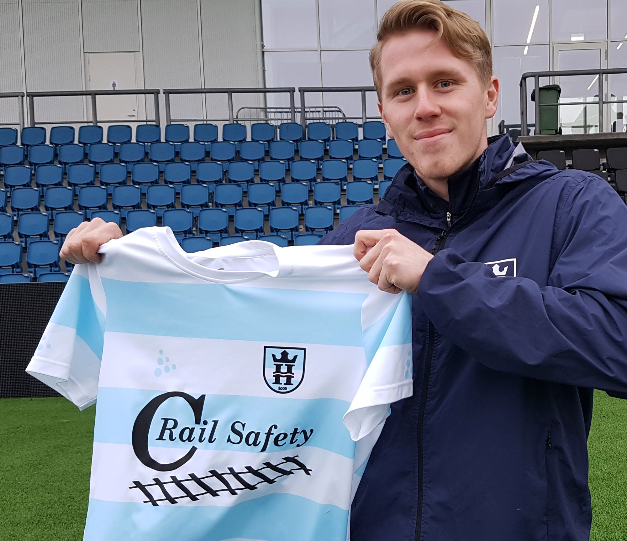 Tonni Adamsen skriver kontrakt med FC Helsingør