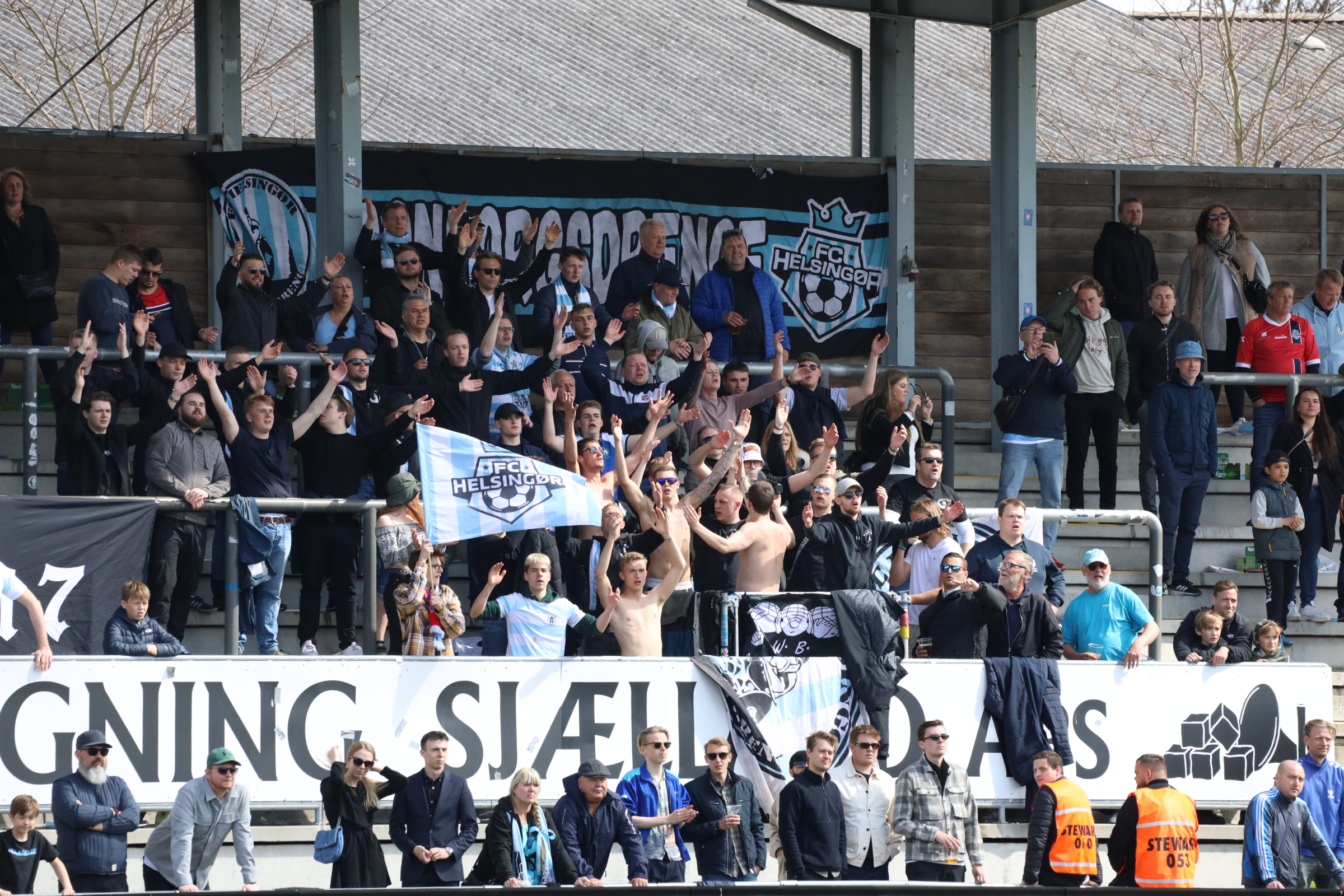 FC Helsingør taber efter en hård fight foran et rekordstort publikum på Lyngby Stadion.