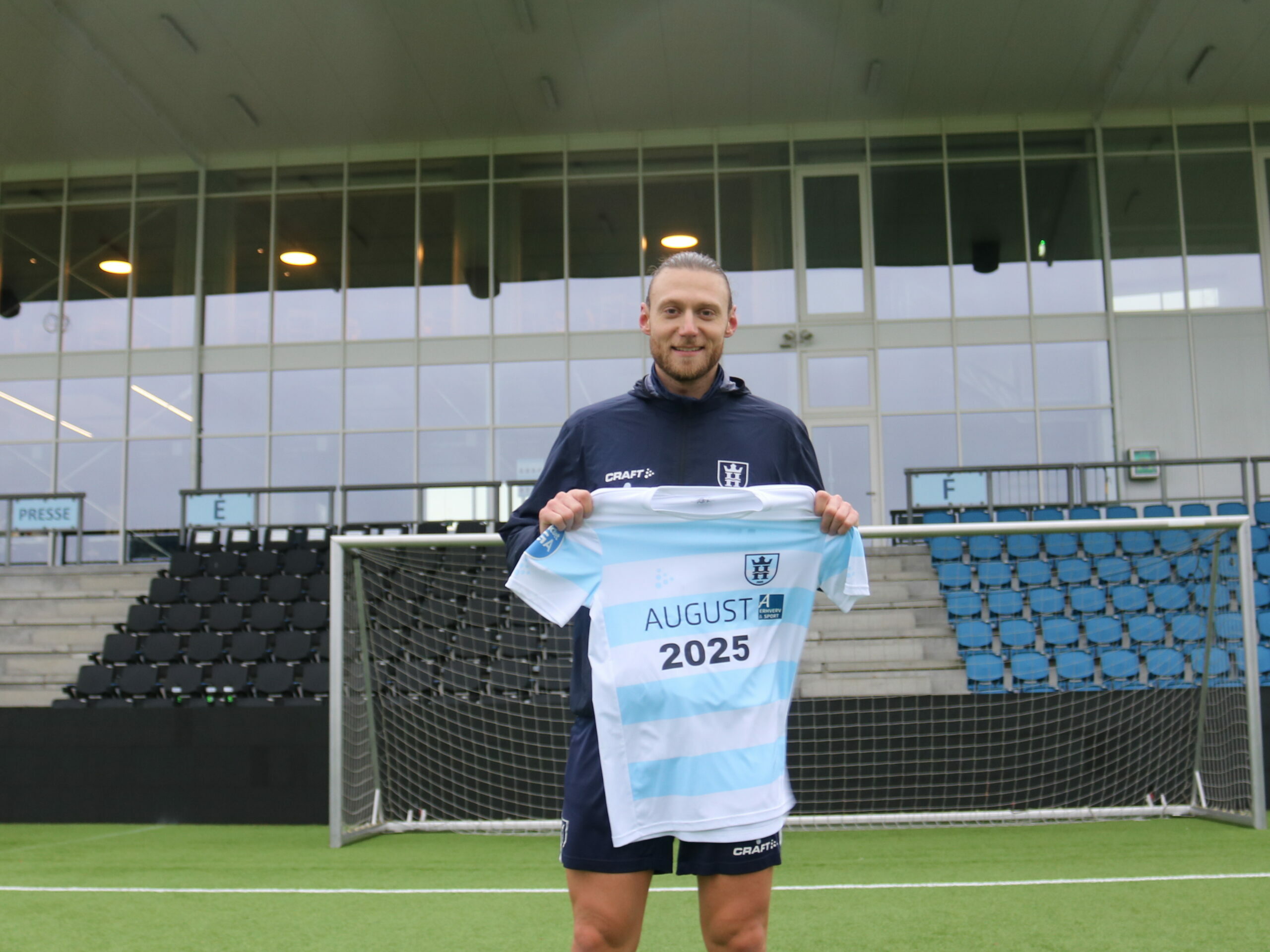 Knudsen forlænger til sommeren 2025