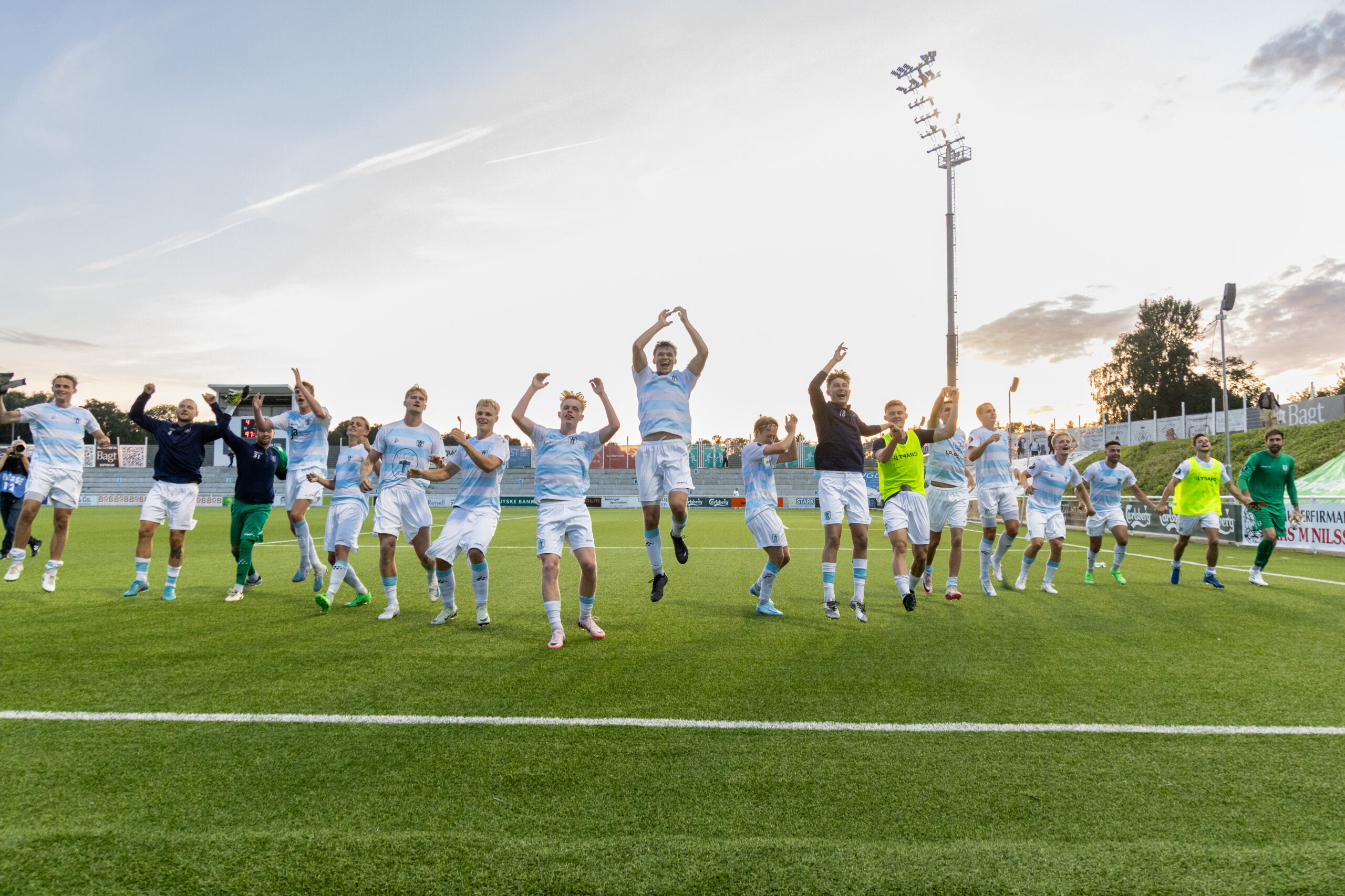 Flot sæsonåbing på hele byens stadion