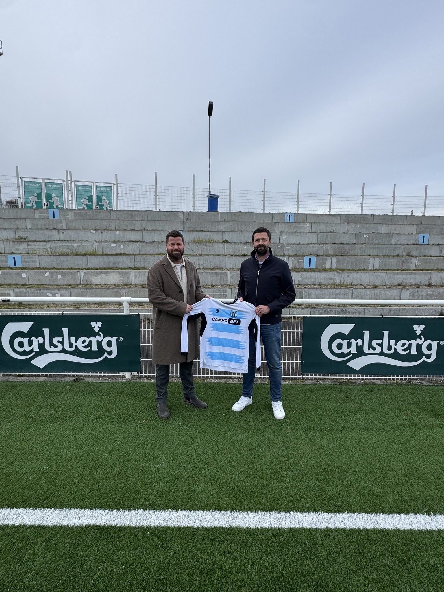 CARLSBERG I HANERNE DE NÆSTE 3 ÅR